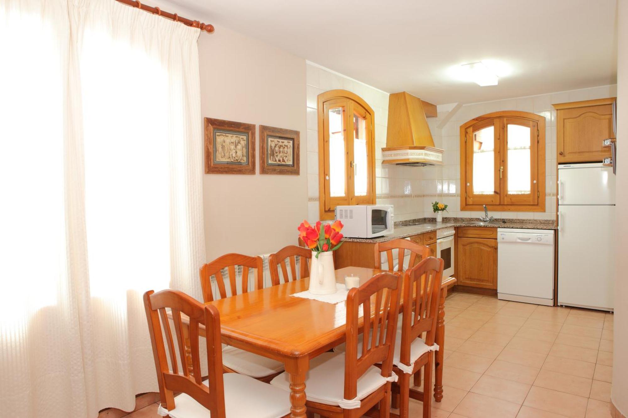 Apartamentos Alba Casa Alquesera Sahun Bagian luar foto